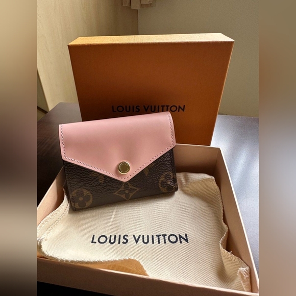 Louis Vuitton Handbags - Louis Vuitton Zoe wallet
